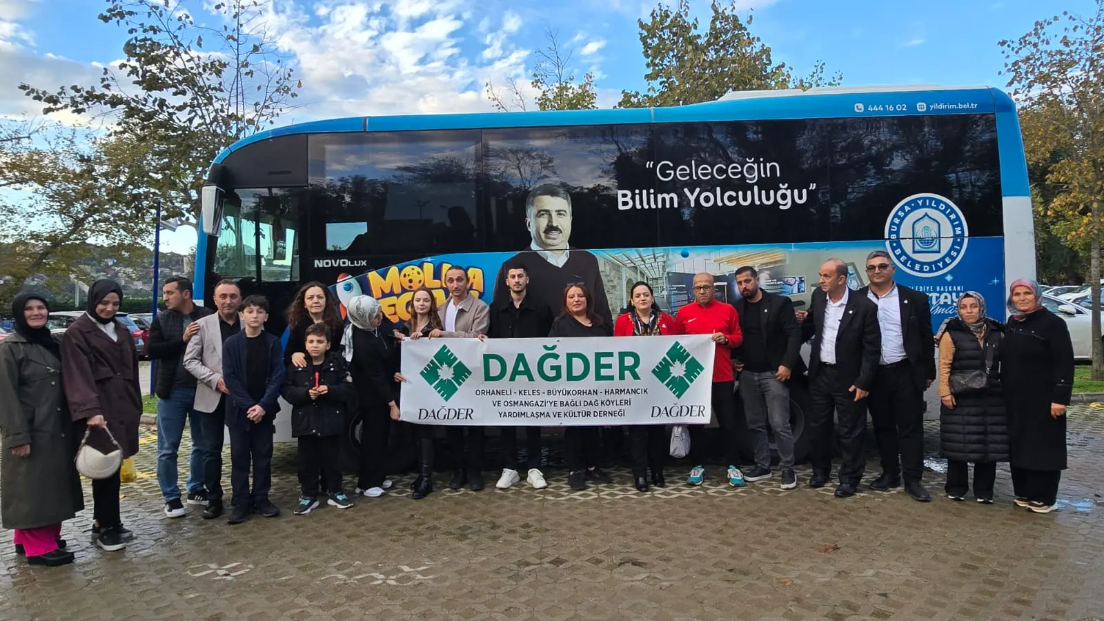Burslu öğrenciler ve dernek üyeleri gezide